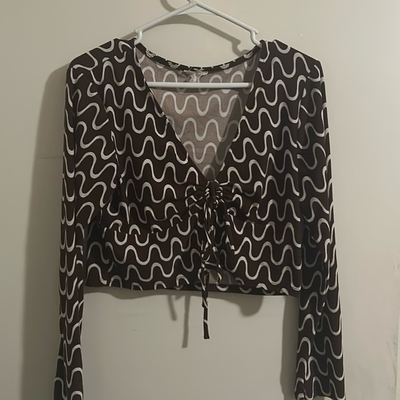Brown with white squiggles croptop - Picture 1 of 2